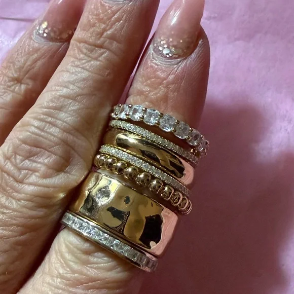 Set of 7 Gold plated Rings - Picture 2 of 8